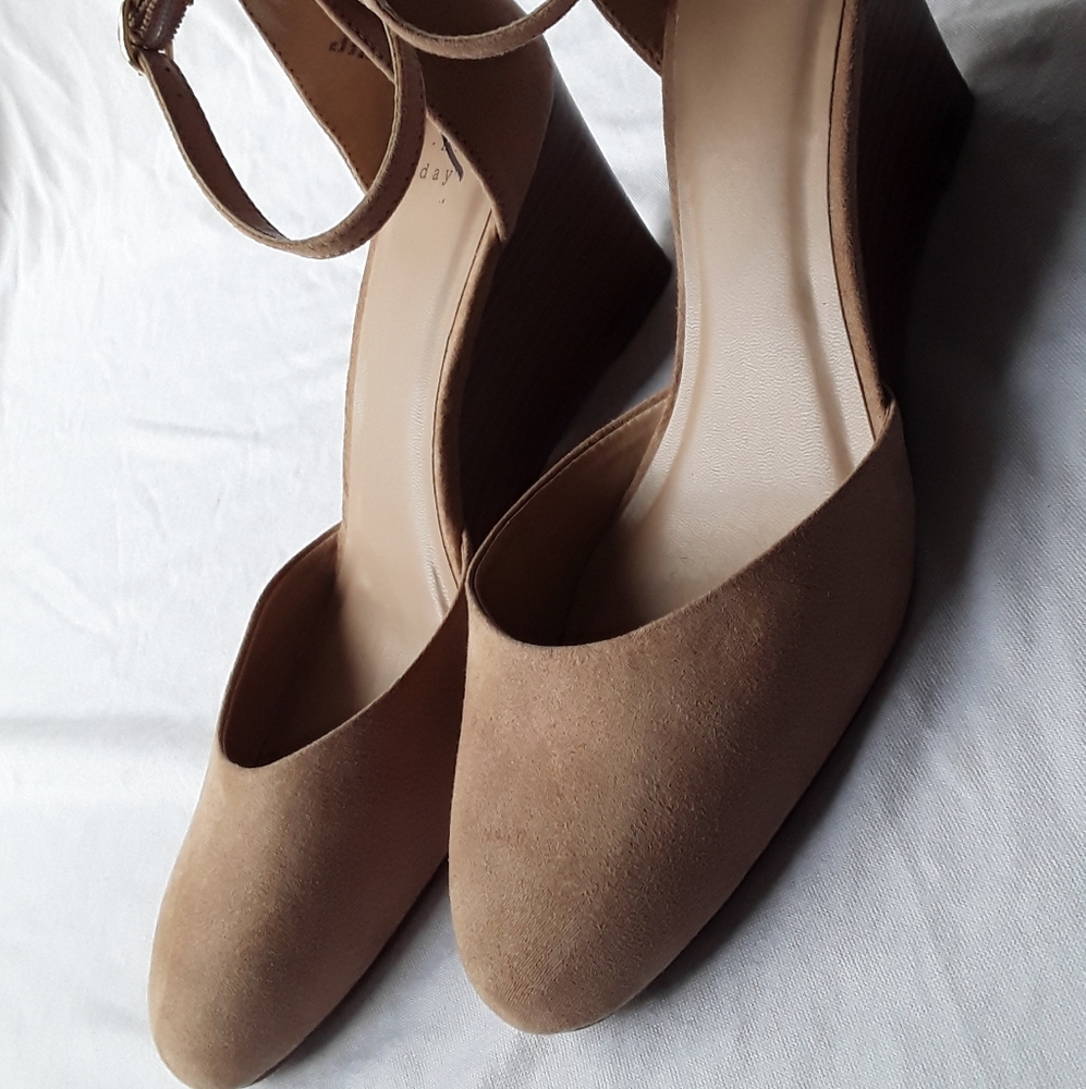 Wedges - Picture 2 of 4
